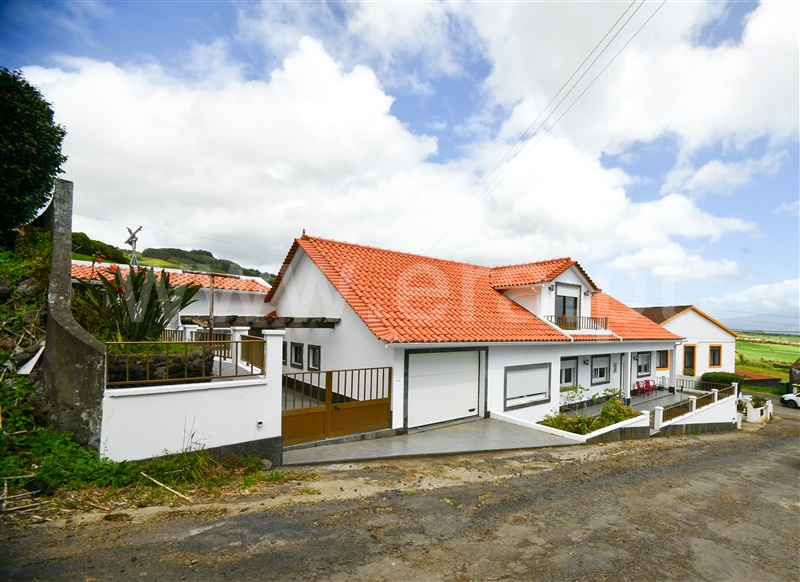 Moradia T4 à venda em Feteira, Horta — foto 2