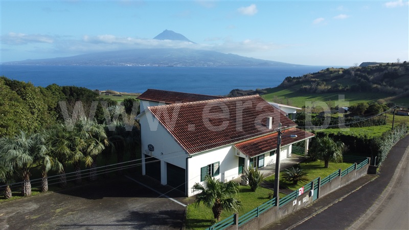 Moradia Isolada T4 / Horta, Pedro Miguel