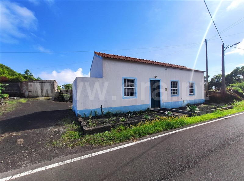 Moradia Isolada T4 / Lajes do Pico, Piedade
