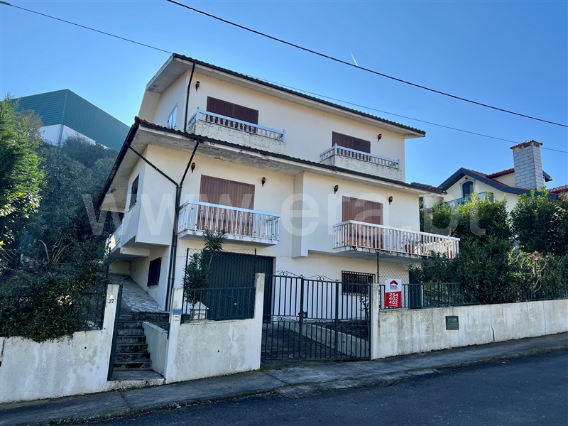 Moradia Isolada T4 / Lamego, Lamego (Almacave e Sé)