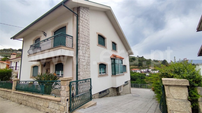 Moradia Isolada T4 / Lamego, Lamego (Almacave e Sé)