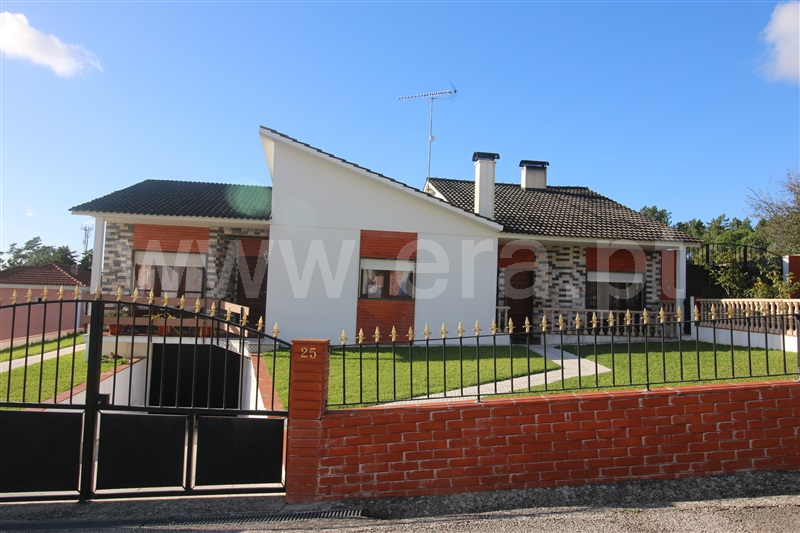 Moradia Isolada T4 / Leiria, Santa Eufémia e Boa Vista