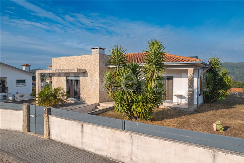Moradia Isolada T4 / Lousada, Sousela
