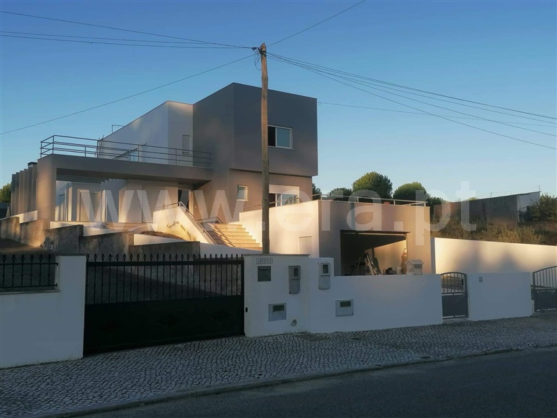 Moradia Isolada T4 / Nazaré, Nazaré / Fanhais