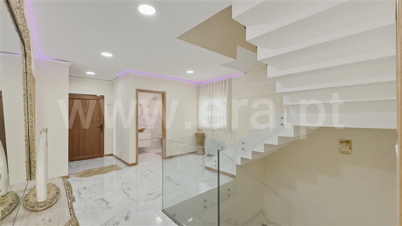 Moradia T4 à venda em Pontinha e Famões, Odivelas — foto 4