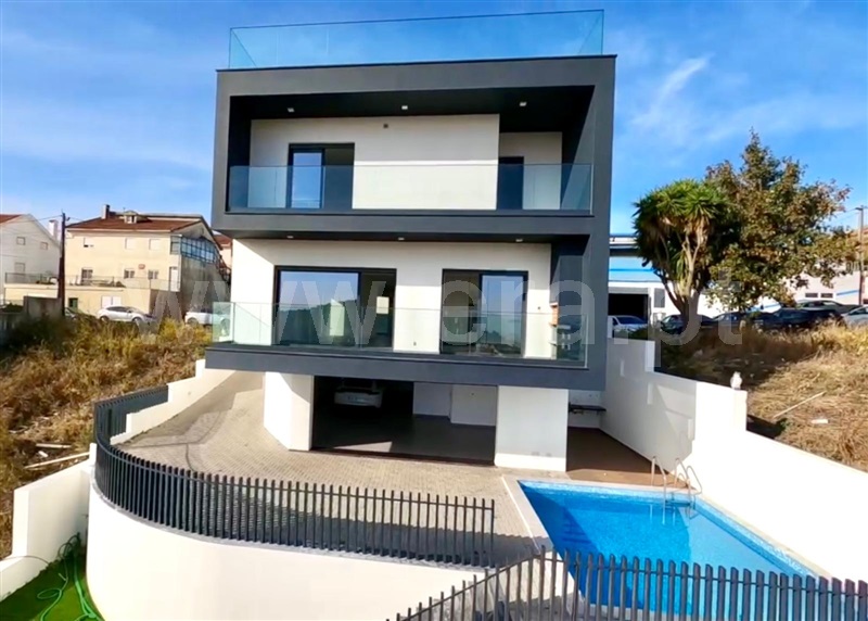 Moradia Isolada T4 / Odivelas, Ramada e Caneças