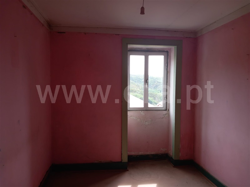 Moradia Isolada T4 com Terreno Oliveira do Hospital, São Gião - 1312984 - 7