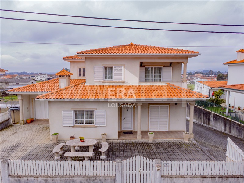 Moradia Isolada T4 / Paços de Ferreira, Ferreira