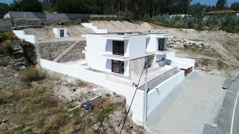 Moradia Isolada T4 / Paços de Ferreira, Meixomil