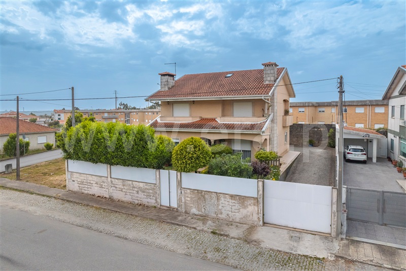 Moradia Isolada T4 / Paços de Ferreira, Seroa