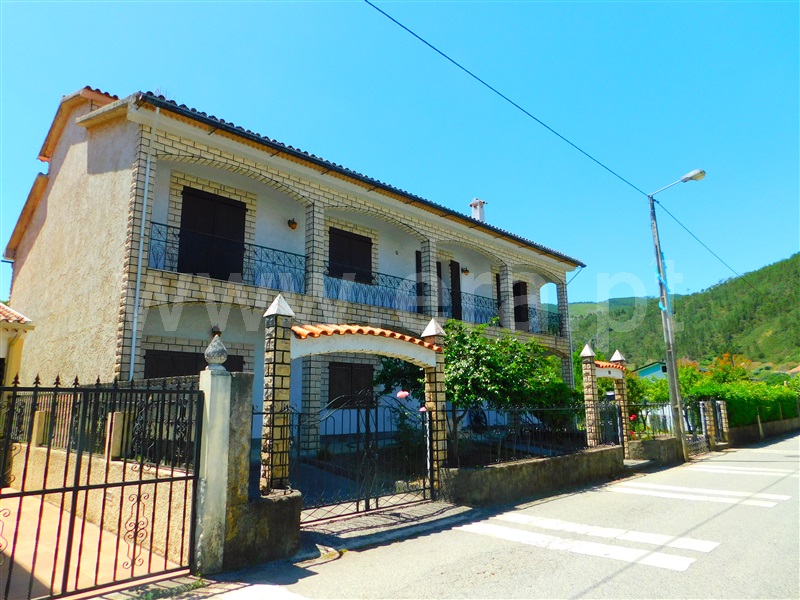 Moradia Isolada T4 / Pampilhosa da Serra, Dornelas do Zêzere