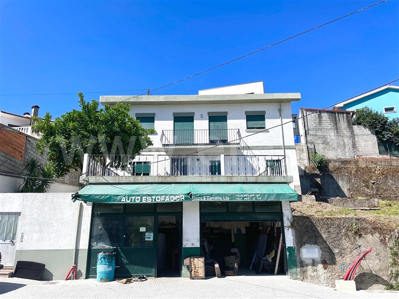 Moradia T4 em Peso da Régua e Godim, €325.000