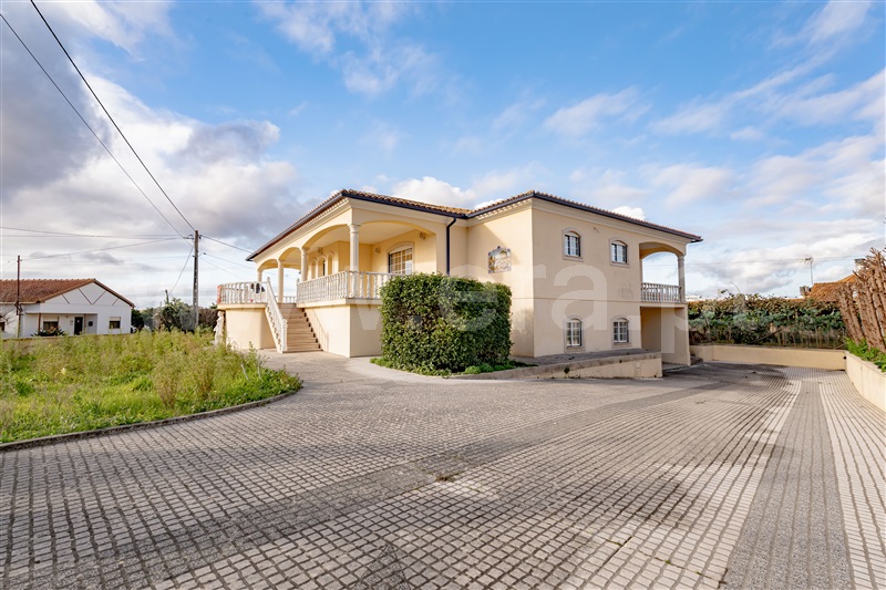 Moradia Isolada T4 com Jardim Pombal, Carriço - 1450201 - 12