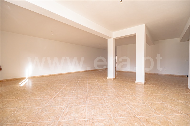 Moradia Isolada T4 com Jardim Pombal, Carriço - 1450201 - 17