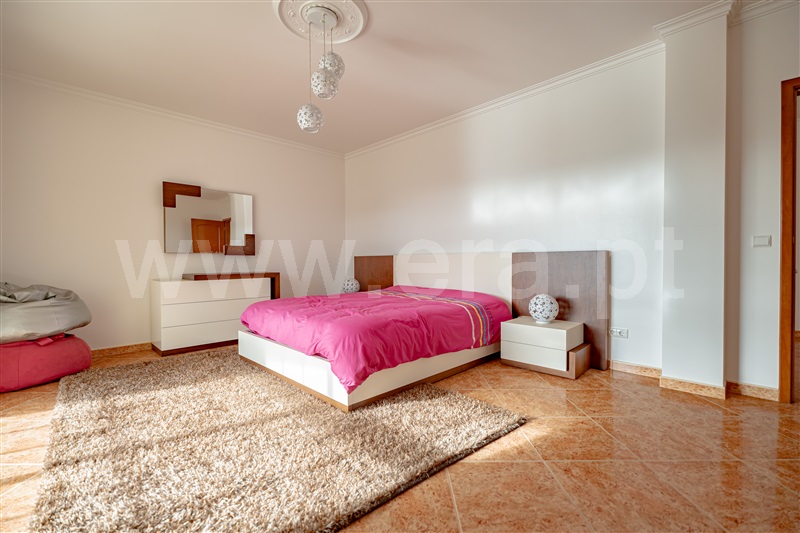 Moradia Isolada T4 com Jardim Pombal, Carriço - 1450201 - 24