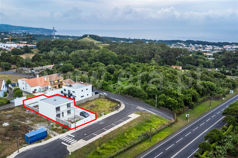 Moradia Isolada T4 / Ponta Delgada, Rosto do Cão (São Roque)