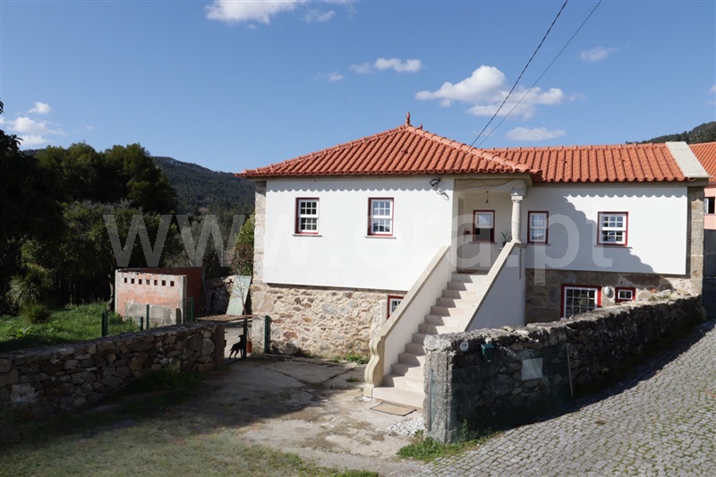 Moradia Isolada T4 / Ponte de Lima, Labruja