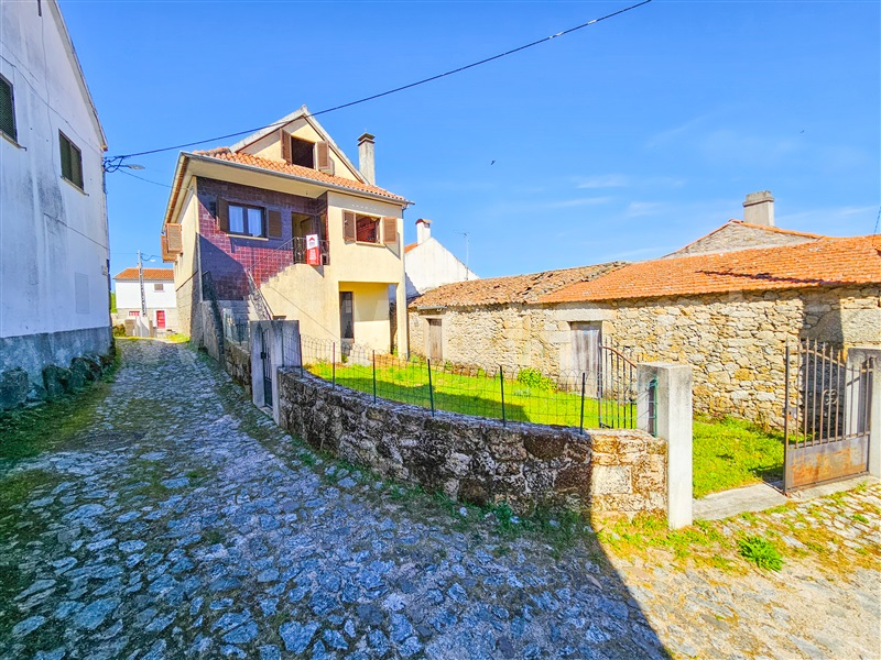 Moradia Isolada T4 / Sabugal, Urgueira,Sabugal