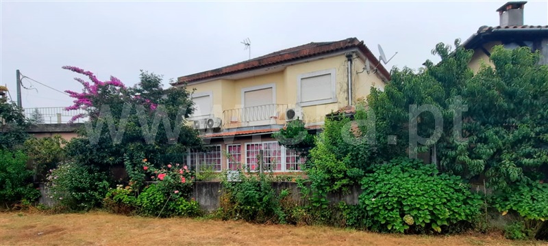 Moradia Isolada T4 / Santa Comba Dão, Ovoa e Vimieiro