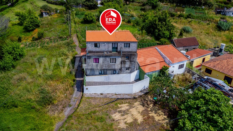Moradia Isolada T4 / Santa Cruz, Achadinha