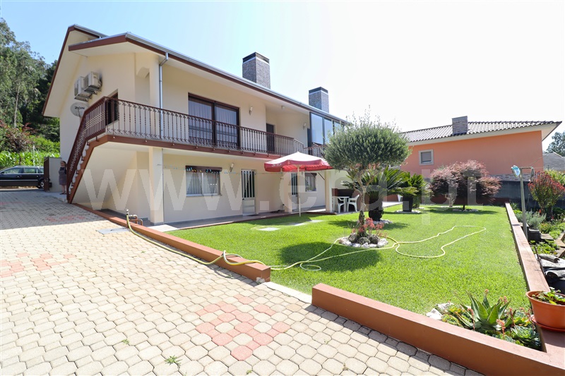 Moradia T4 em Canedo, Vale e Vila Maior, €375.000