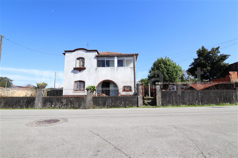 Moradia Isolada T4 / Santa Maria da Feira, São Miguel do Souto e Mosteirô