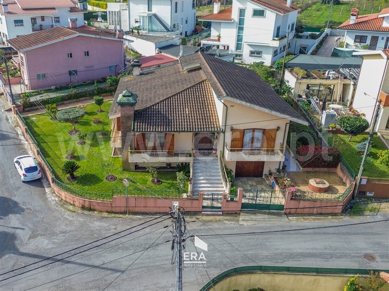 Moradia Isolada T4 / Santo Tirso, Santo Tirso, Couto (Santa Cristina e São Miguel) e Burgães