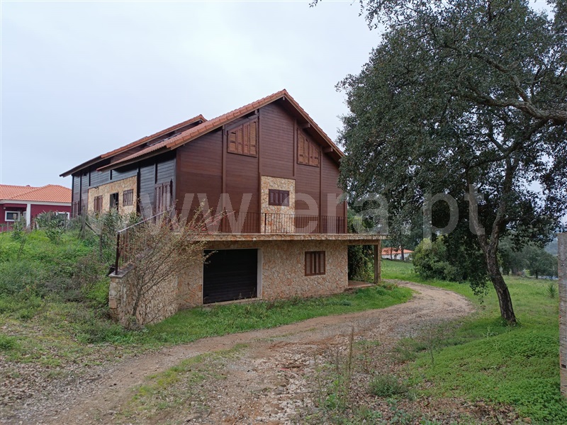 Moradia Isolada T4 / Sardoal, Andreus