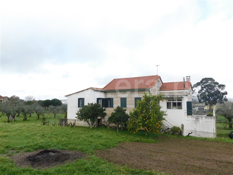 Moradia Isolada T4 / Seia, Girabolhos