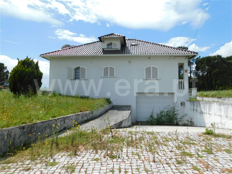 Moradia Isolada T4 / Seia, Pinhanços