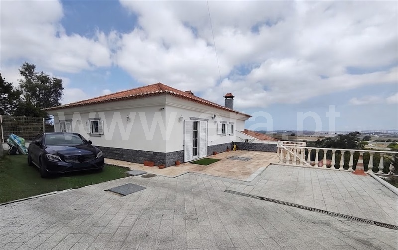 Moradia T4 à venda em Algueirão-Mem Martins, €750.000
