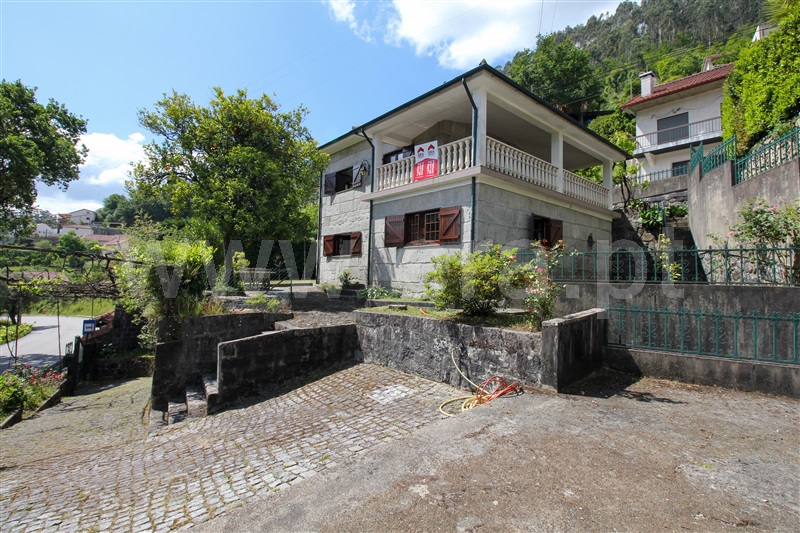 Moradia Isolada T4 / Terras de Bouro, Rio Caldo