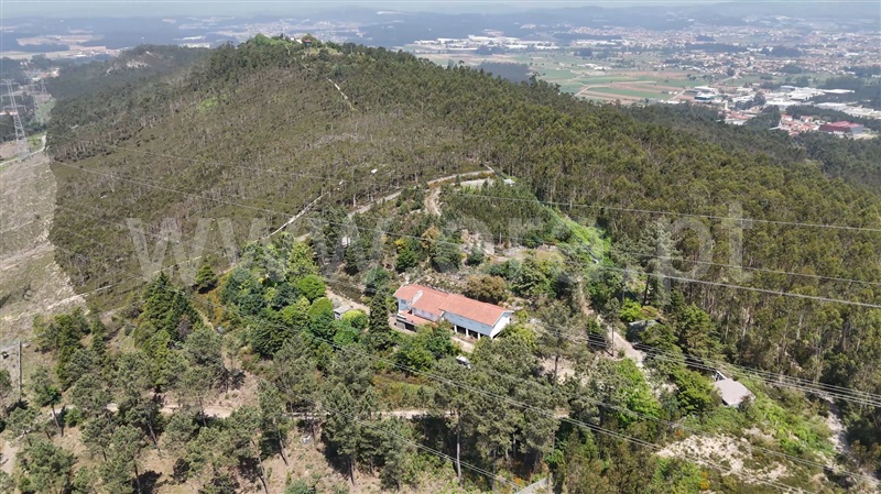 Moradia Isolada T4 / Trofa, Alvarelhos e Guidões