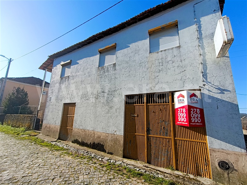 Moradia Isolada T4 / Valpaços, Lebução, Fiães e Nozelos