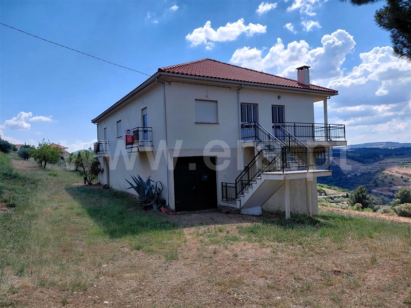 Moradia Isolada T4 / Valpaços, Vales