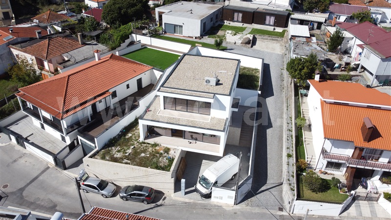 Moradia Isolada T4 / Vila Nova de Famalicão, Brufe