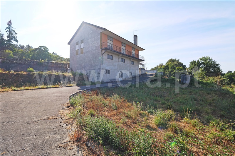 Moradia Isolada T4 / Vila Nova de Paiva, Alhais de Baixo