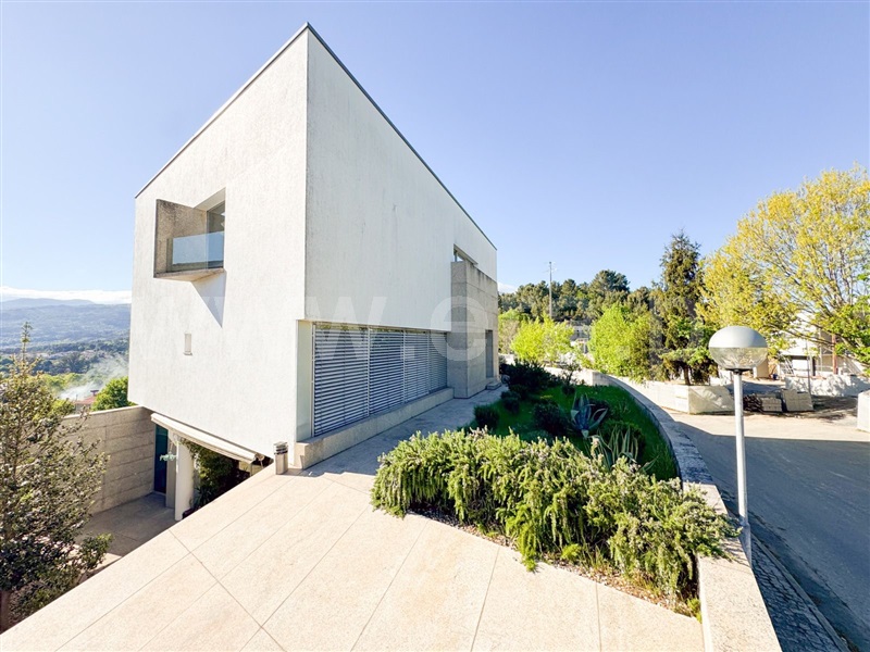 Moradia Isolada T4 / Vila Real, Borbela e Lamas de Olo