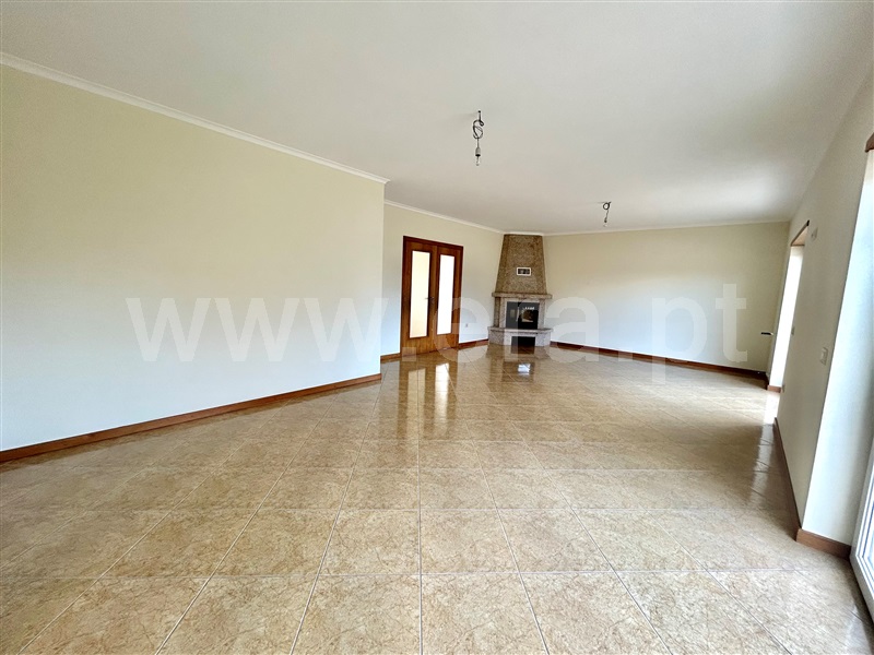 Moradia T4 à venda em Constantim e Vale de Nogueiras, Vila Real — foto 2