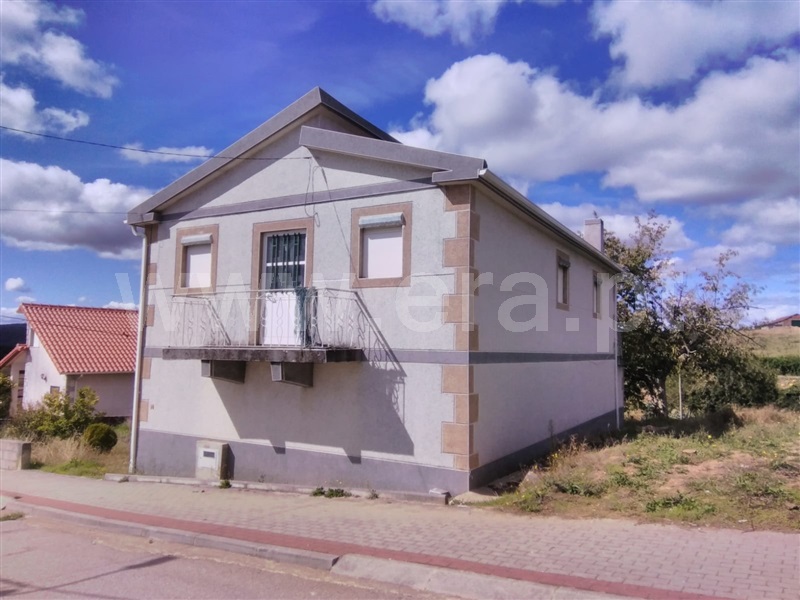 Moradia Isolada T4 / Vinhais, Vilar de Lomba e São Jomil