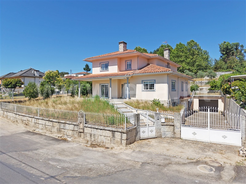 Moradia Isolada T4 / Viseu, Boa Aldeia, Farminhão e Torredeita