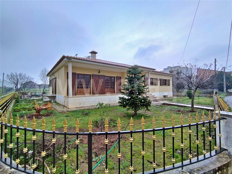 Moradia Isolada T5 / Alcanena, Minde