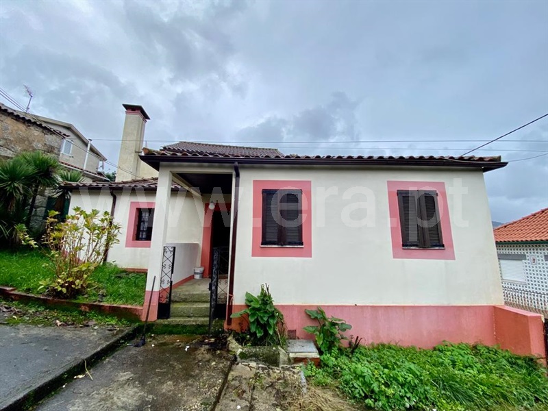 Moradia Isolada T5 / Arcos de Valdevez, São Jorge e Ermelo