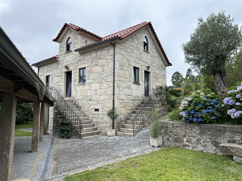 Moradia Isolada T5 / Barcelos, Vila Cova e Feitos