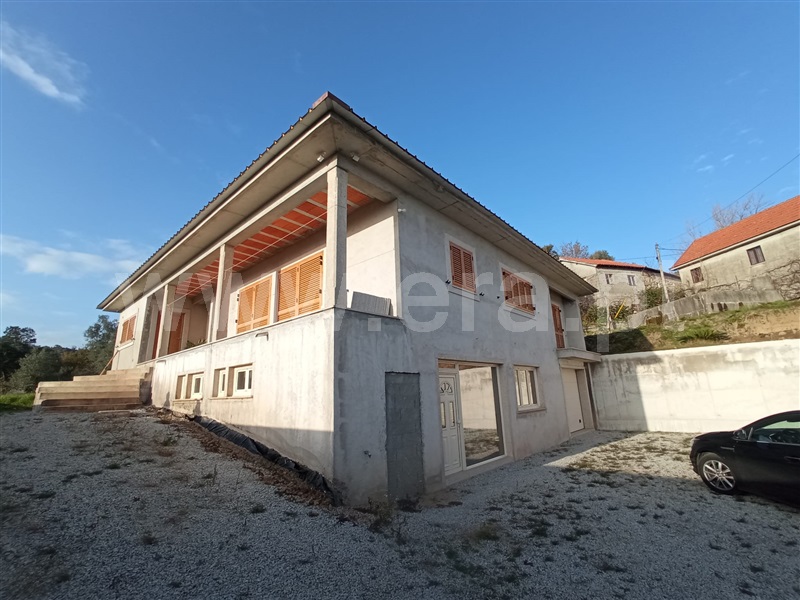 Moradia Isolada T5 / Celorico de Basto, Fervença
