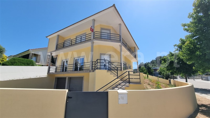 Moradia Isolada T5 / Chaves, Chaves