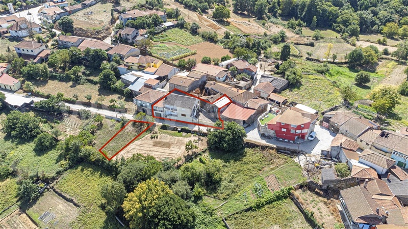 Moradia T5 em Eiras, São Julião de Montenegro e Cela, €180.000
