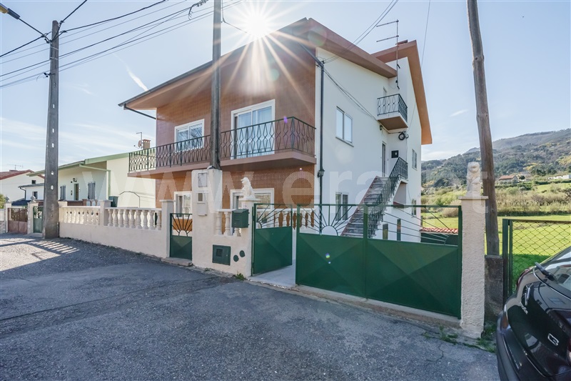 Moradia Isolada T5 / Covilhã, Teixoso