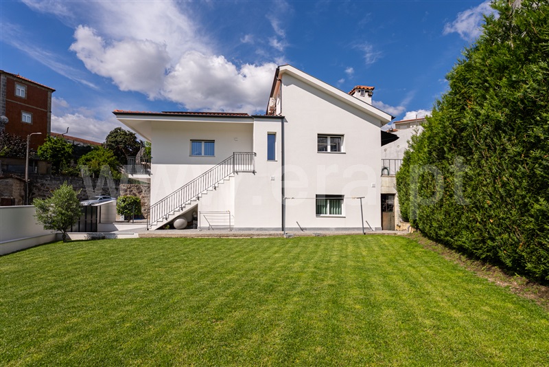 Moradia Isolada T5 / Felgueiras, Macieira da Lixa e Caramos