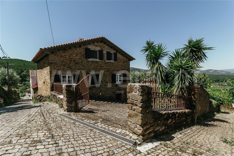Moradia Isolada T5 / Fundão, Souto da Casa
